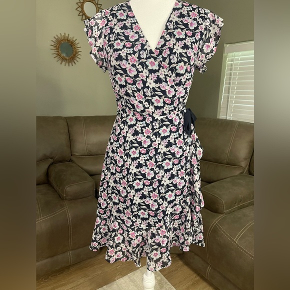 SWEET Banana Republic Navy Floral Wrap Dress Sz 4 - Picture 2 of 15